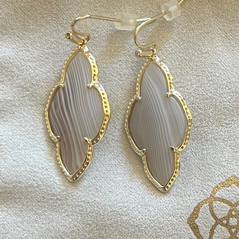 Kendra Scott Abbie Drop Earrings in gold with banded agate